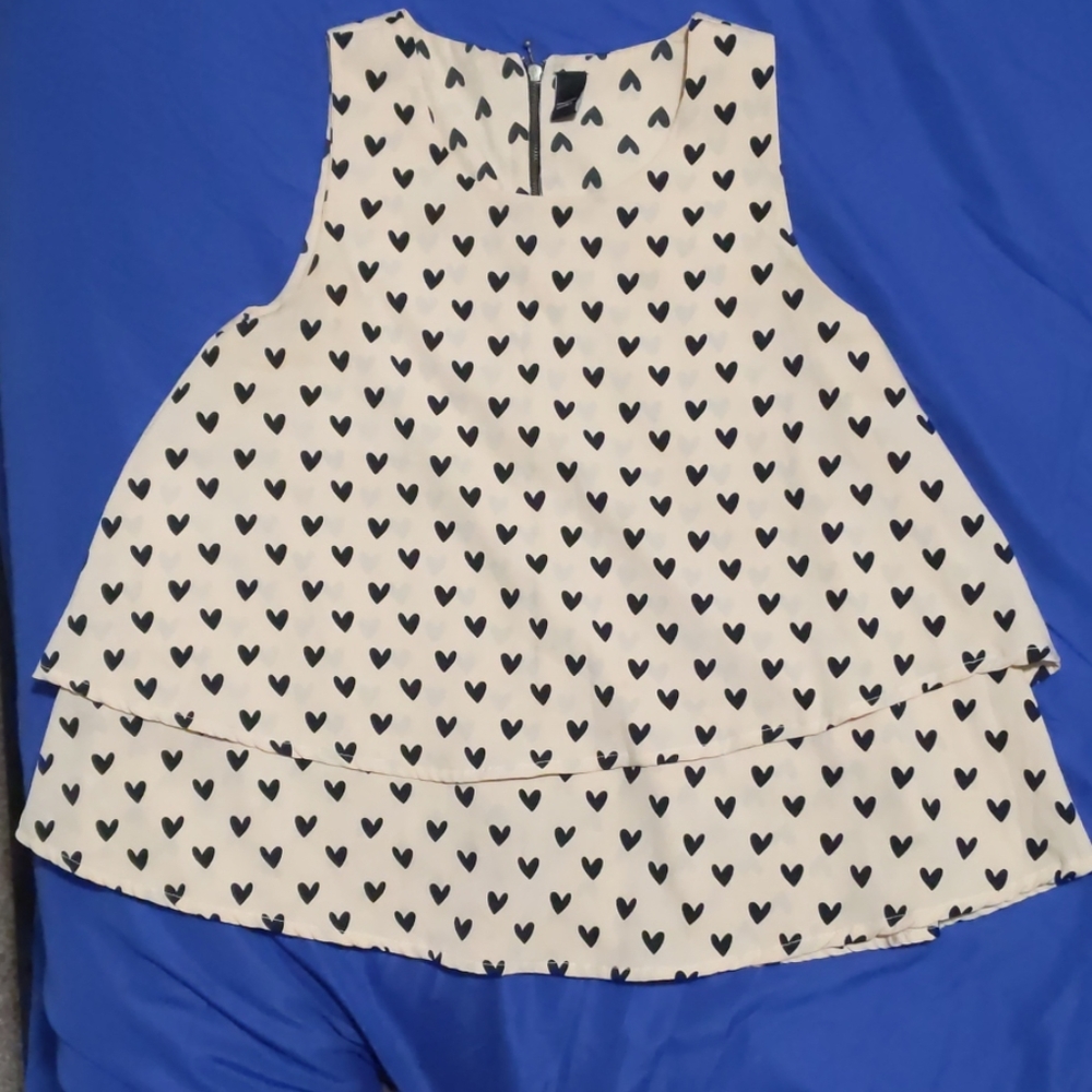 Great print beige layered top